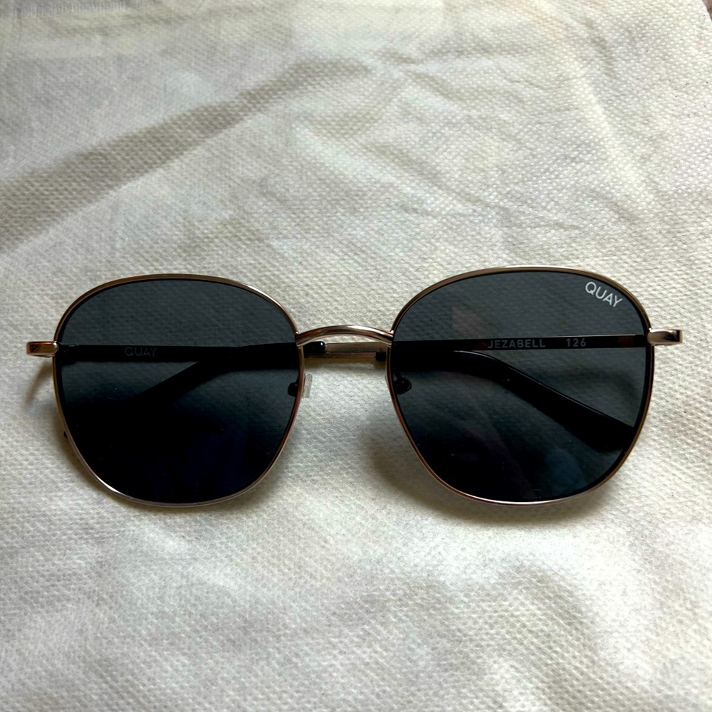Quay Jezabell Sunglasses